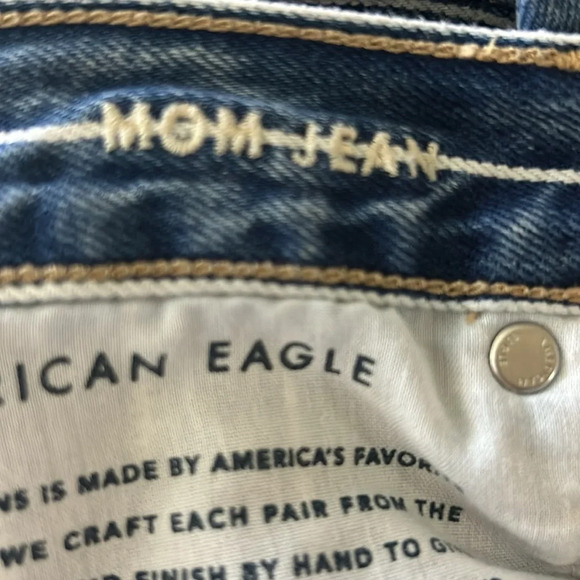 American Eagle Pinstripes Denim High Rise Mom Jeans size 8 - Picture 7 of 7